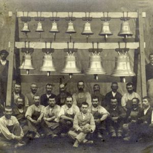 CARILLON-DE-CORNEVILLE-1900-400x400
